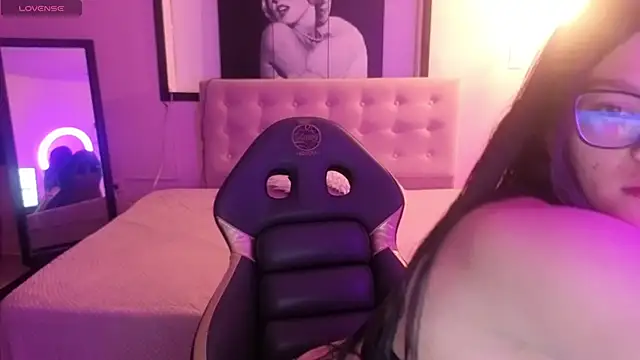 Sara valderrama  online show from 04-01-26, 01:12