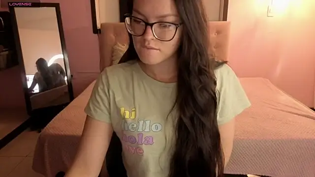 Snapshot of Sara_valderrama_ chatting on 05-02-26, 12:21 Sara valderrama online show from 05-02-26, 12:21