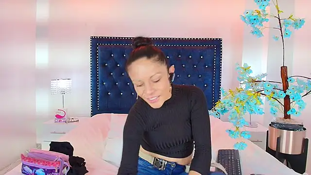 Snapshot of Velora_nigth chatting on 01-17-26, 11:26 Velora nigth online show from 01-17-26, 11:26