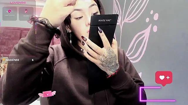 Snapshot of Kiara_Fox__ chatting on 02-14-26, 07:54 Kiara Fox online show from 02-14-26, 07:54