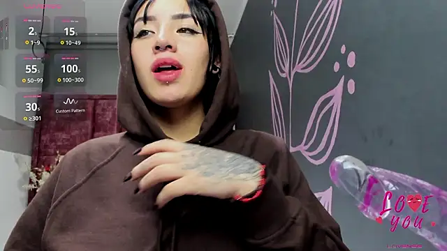 Snapshot of Kiara_Fox__ chatting on 02-15-26, 07:51 Kiara Fox online show from 02-15-26, 07:51