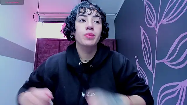 Kiara Fox   online show from 03-12-26, 08:15