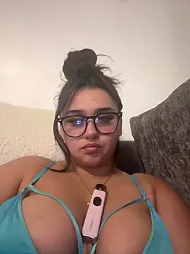Wild Busty Niyah XX online show from 03-10-26, 09:20