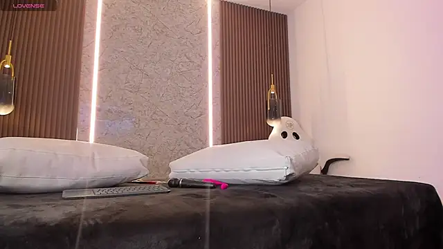 maye wells  online show from 03-31-26, 07:25