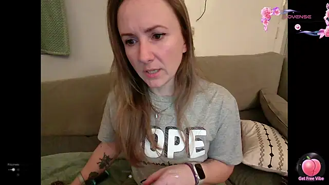 Snapshot of alluringpixie chatting on 01-05-26, 11:30 alluringpixie online show from 01-05-26, 11:30