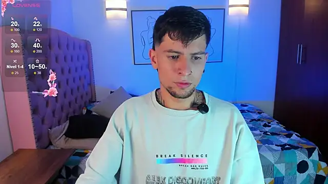 vaalentiino online show from 04-16-26, 06:52