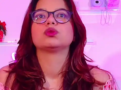 Snapshot of AliceVega1 chatting on 01-08-26, 05:10 AliceVega1 online show from 01-08-26, 05:10