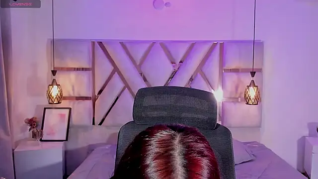 Snapshot of scarlettvg chatting on 12-14-25, 04:29 scarlettvg online show from 12-14-25, 04:29