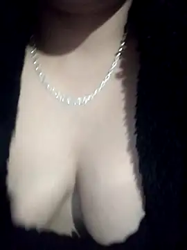 Snapshot of RV616 chatting on 12-05-25, 12:14 RV616 online show from 12-05-25, 12:14