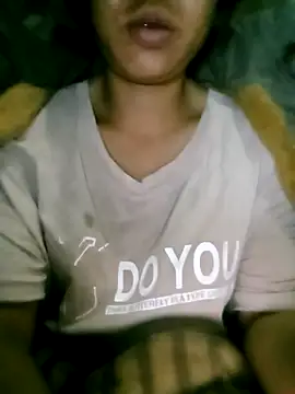 Snapshot of anna-can chatting on 12-15-25, 04:00 anna-can online show from 12-15-25, 04:00