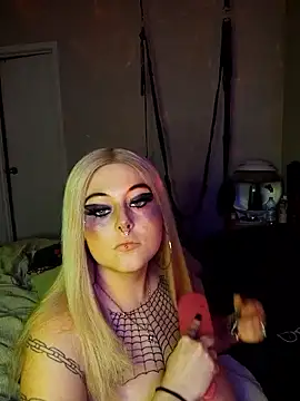 Snapshot of SpiderRose chatting on 12-21-25, 09:38 SpiderRose online show from 12-21-25, 09:38