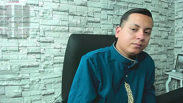 Snapshot of Raissa_zair chatting on 12-16-25, 06:46 Raissa zair online show from 12-16-25, 06:46