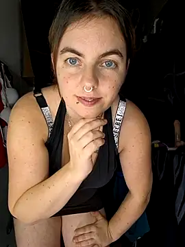 Snapshot of GeilesLuder38 chatting on 12-05-25, 06:48 GeilesLuder38 online show from 12-05-25, 06:48