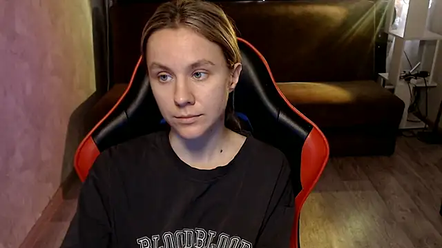 MiaBun1 online show from 04-07-26, 04:57