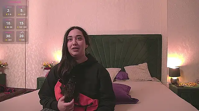 Snapshot of KendallVelvet chatting on 12-17-25, 07:47 KendallVelvet online show from 12-17-25, 07:47