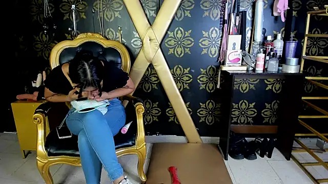 Snapshot of Sunny_n_Miha chatting on 12-18-25, 02:01 Sunny n Miha online show from 12-18-25, 02:01