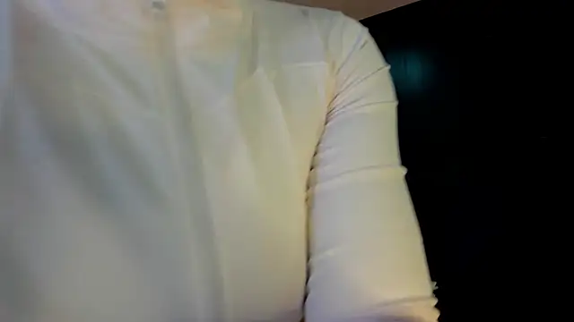 Snapshot of Sunny_n_Miha chatting on 02-06-26, 01:58 Sunny n Miha online show from 02-06-26, 01:58