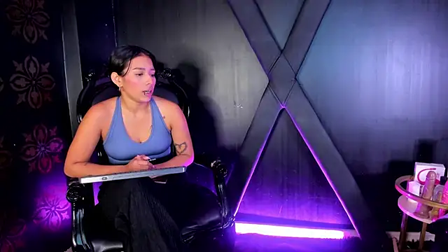 Snapshot of Sunny_n_Miha chatting on 02-17-26, 02:02 Sunny n Miha online show from 02-17-26, 02:02