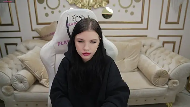 Hanna nana online show from 12-15-25, 11:14