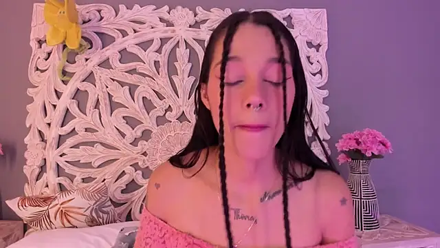 loraineblake online show from 02-11-26, 01:05