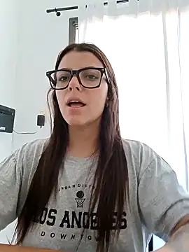 Snapshot of lililovexx chatting on 02-17-26, 01:29 lililovexx online show from 02-17-26, 01:29