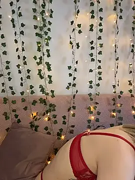 Snapshot of meli_sun chatting on 12-15-25, 10:19 meli sun online show from 12-15-25, 10:19