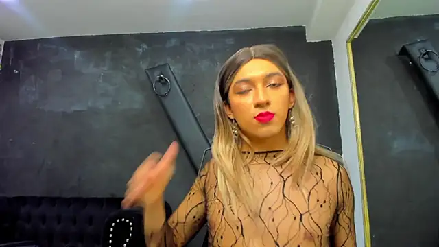 Snapshot of ArielBasquiat chatting on 12-16-25, 05:45 ArielBasquiat online show from 12-16-25, 05:45