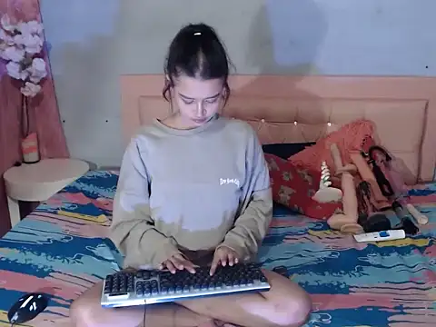 Snapshot of Sara_jhons21 chatting on 12-20-25, 11:56 Sara jhons21 online show from 12-20-25, 11:56