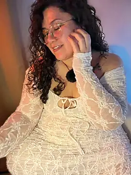 Snapshot of VanesssaMilf_ chatting on 06-06-26, 02:16 VanesssaMilf online show from 06-06-26, 02:16