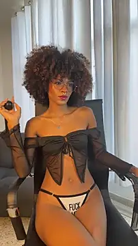 Snapshot of NaomiClay chatting on 05-01-26, 12:21 NaomiClay online show from 05-01-26, 12:21