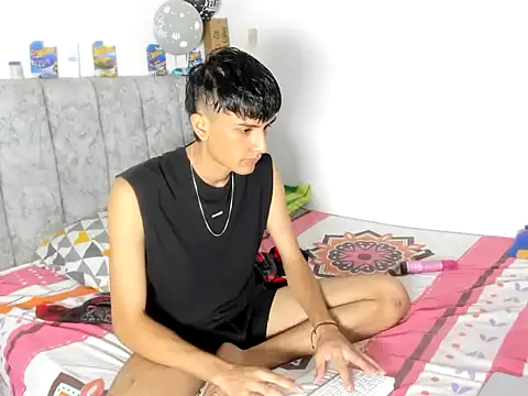 Snapshot of Andycillo chatting on 12-15-25, 01:21 Andycillo online show from 12-15-25, 01:21