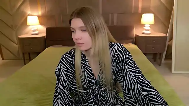 Vivien Hans online show from 03-18-26, 03:42