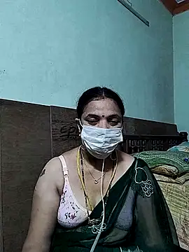 Snapshot of bhavyasri_55 chatting on 02-18-26, 12:39 bhavyasri 55 online show from 02-18-26, 12:39