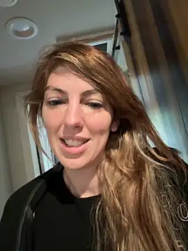 Snapshot of CelestialRuby chatting on 10-24-25, 02:35 CelestialRuby online show from 10-24-25, 02:35