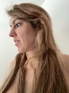 Snapshot of CelestialRuby chatting on 11-07-25, 03:45 CelestialRuby online show from 11-07-25, 03:45