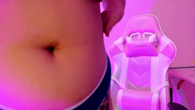 Snapshot of NaomySakura chatting on 12-15-25, 06:23 NaomySakura online show from 12-15-25, 06:23