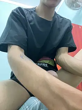 Snapshot of DucMinh_2k chatting on 03-15-26, 09:04 DucMinh 2k online show from 03-15-26, 09:04