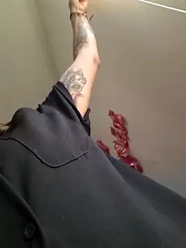 Snapshot of Forbiddenvelvet chatting on 03-17-26, 06:44 Forbiddenvelvet online show from 03-17-26, 06:44