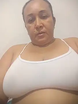 Nini Love  online show from 05-25-26, 03:34