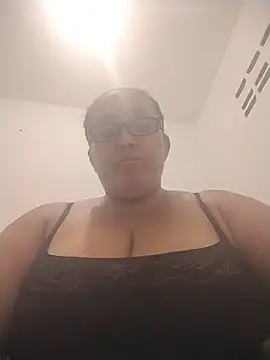 Nini Love  online show from 06-22-26, 03:25