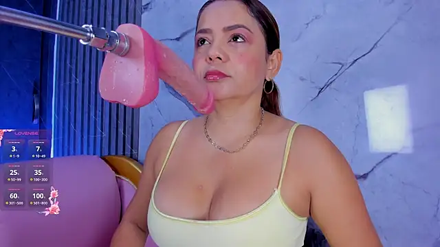 Snapshot of shayra_boobs2 chatting on 02-16-26, 10:44 shayra boobs2 online show from 02-16-26, 10:44