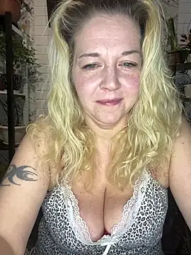 JenniferCarmen online show from 03-27-26, 01:33