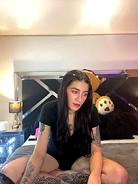 Snapshot of Moon_Magic666 chatting on 12-20-25, 06:15 Moon Magic666 online show from 12-20-25, 06:15