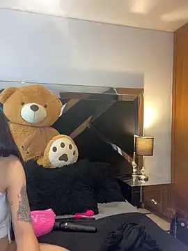 Snapshot of Moon_Magic666 chatting on 02-12-26, 09:43 Moon Magic666 online show from 02-12-26, 09:43