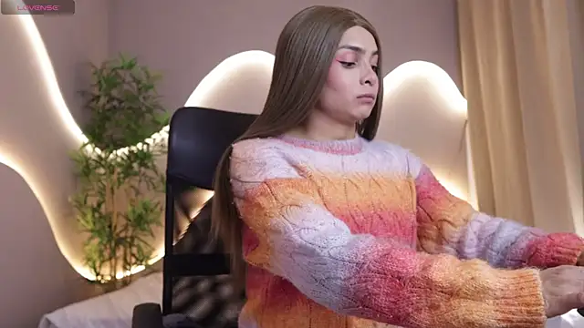 Snapshot of simone_sky chatting on 01-05-26, 09:18 simone sky online show from 01-05-26, 09:18