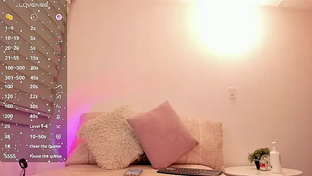Snapshot of Babe_sophiee1 chatting on 05-21-26, 05:25 Babe sophiee1 online show from 05-21-26, 05:25