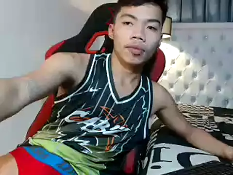 Snapshot of mike_cummer chatting on 12-15-25, 10:30 mike cummer online show from 12-15-25, 10:30