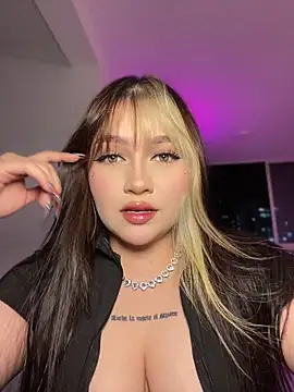 Daniela ruizz online show from 05-15-26, 12:50