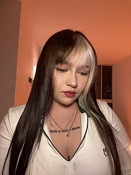 Snapshot of Daniela_ruizz chatting on 06-27-26, 02:49 Daniela ruizz online show from 06-27-26, 02:49