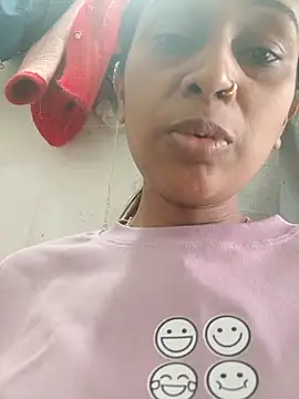 Snapshot of nehakapoor89 chatting on 12-15-25, 08:07 nehakapoor89 online show from 12-15-25, 08:07